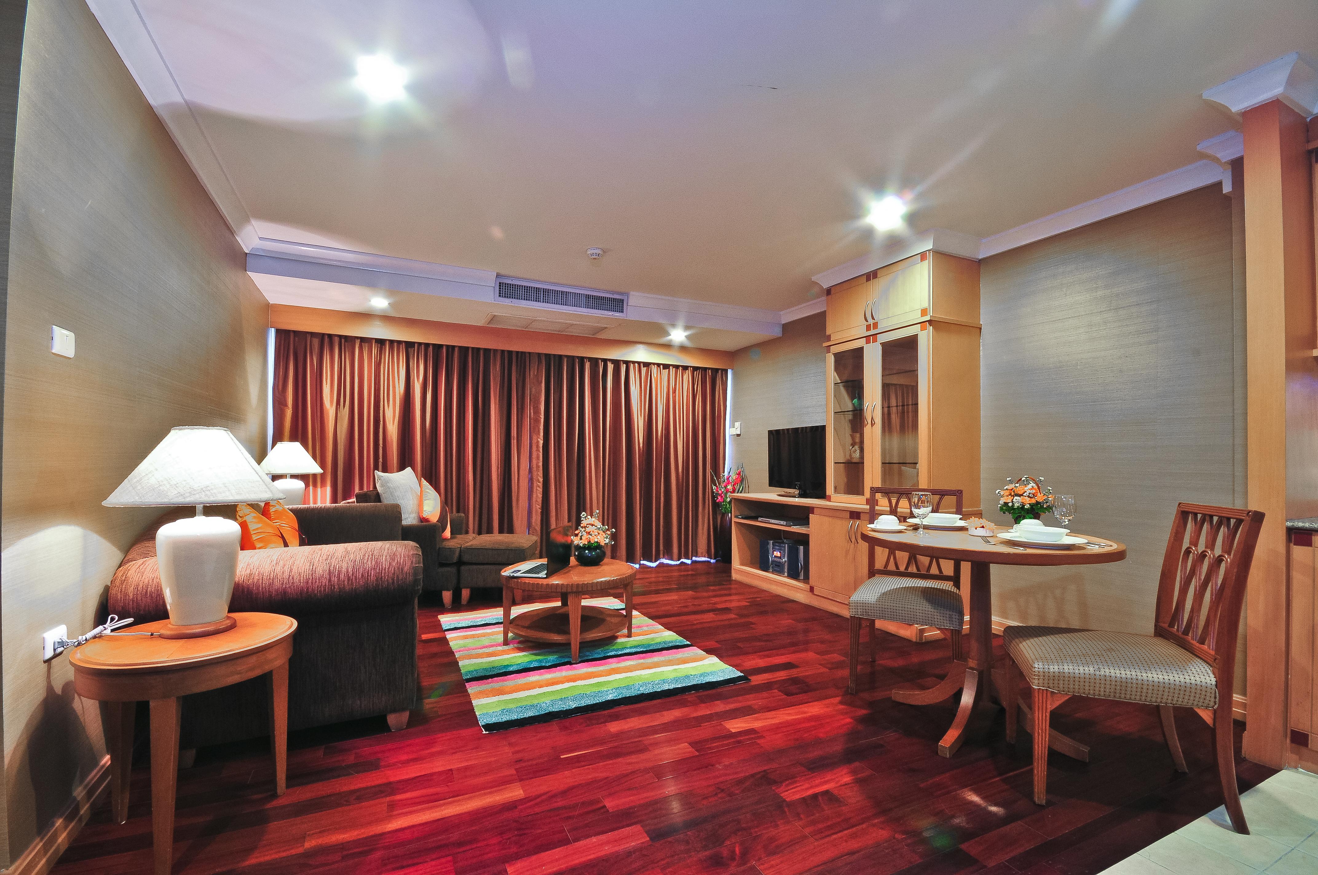 Admiral Suites Bangkok Banguecoque Exterior foto