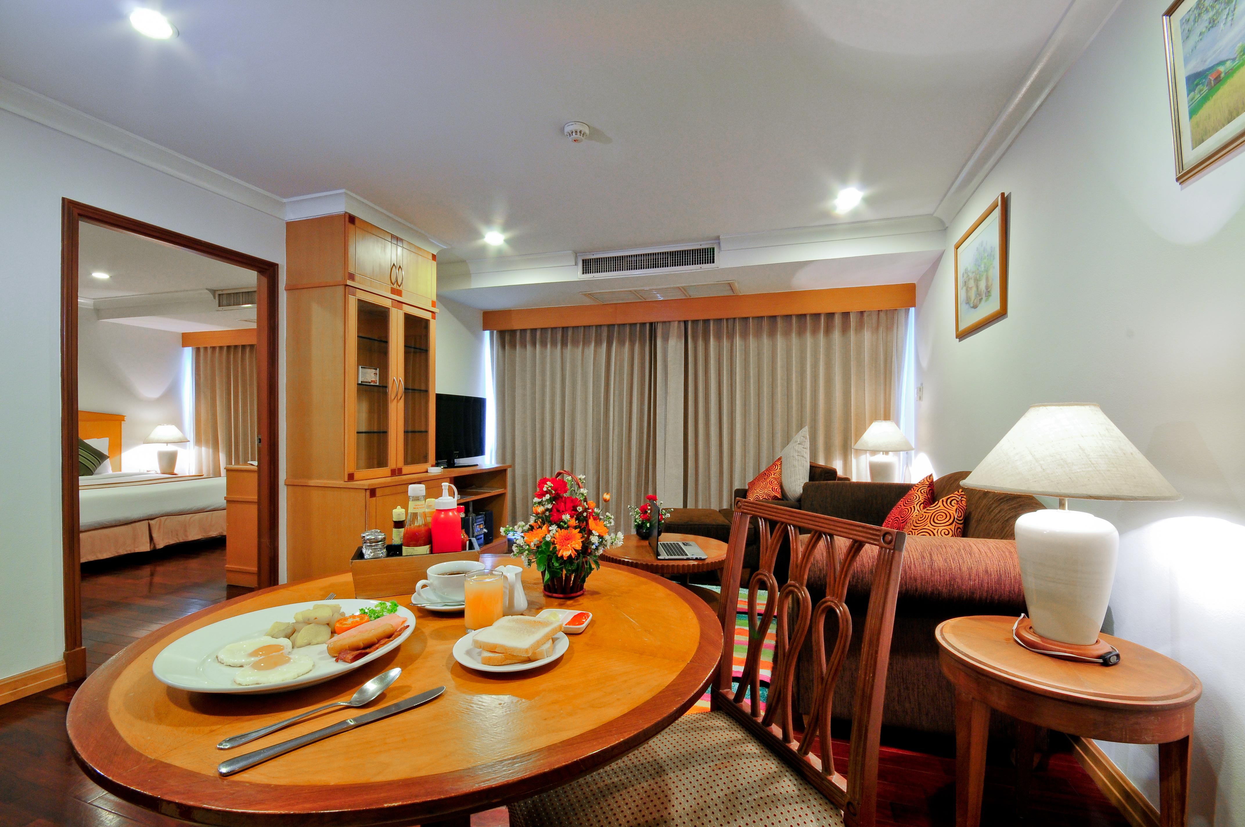 Admiral Suites Bangkok Banguecoque Exterior foto