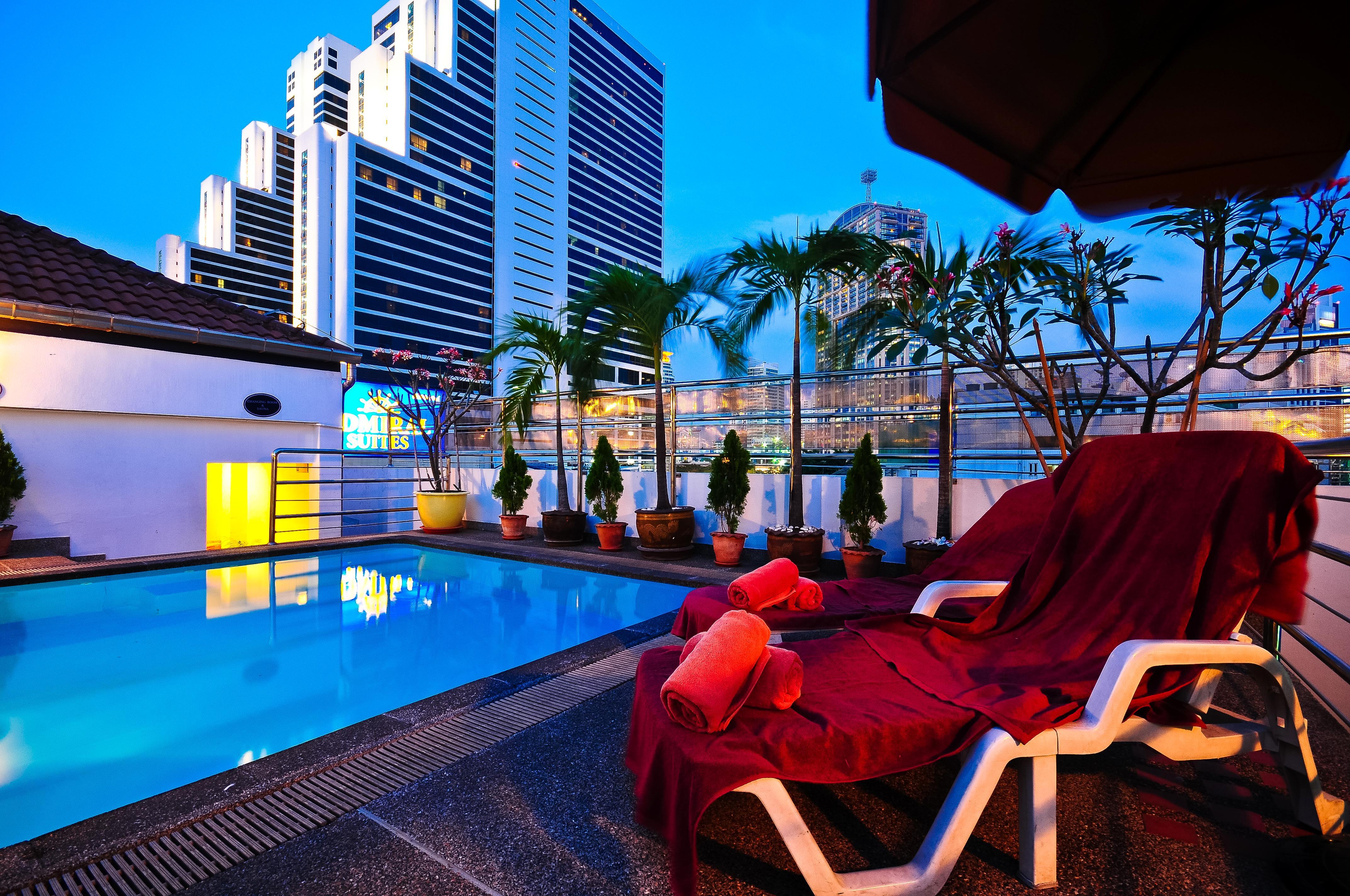 Admiral Suites Bangkok Banguecoque Exterior foto